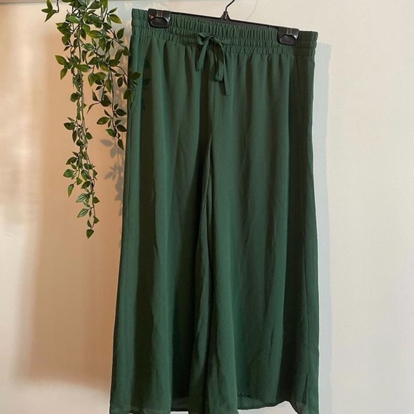 Emerald green pants - Picture 2 of 3